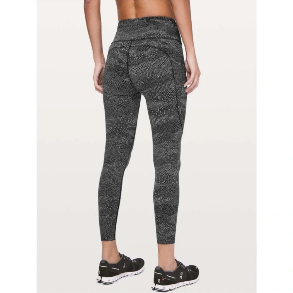 Lululemon Fast & Free 7/8 Tight II *Nulux 25" - Meisai White Black - Picture 2 of 6